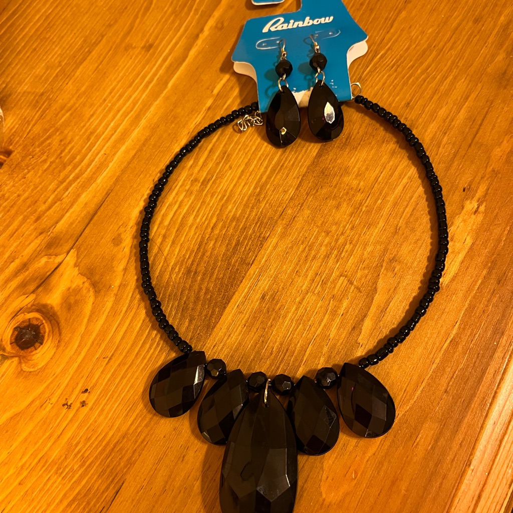 Rainbow Black Teardrop Necklace Set